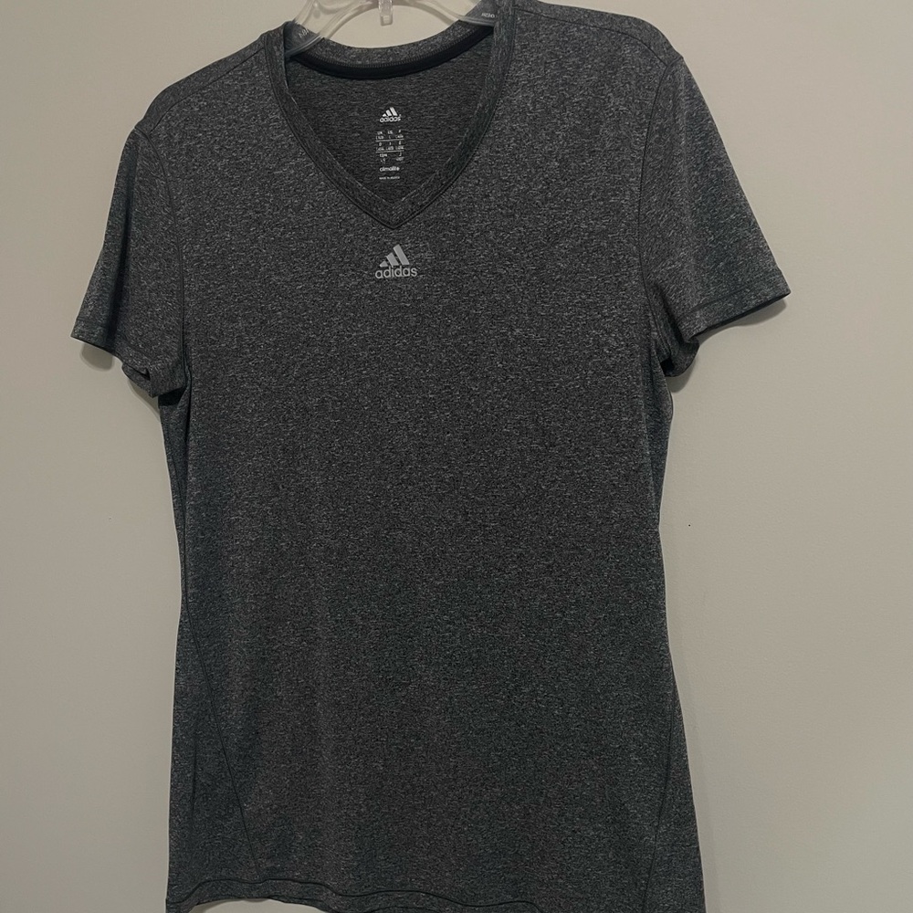Adidas Women's Charcoal V-Neck Tee~ Size large ~ Gym or‎ workout